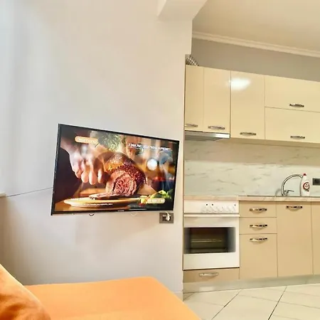 Lovely 2-bedroom Flat 1 Min Walk