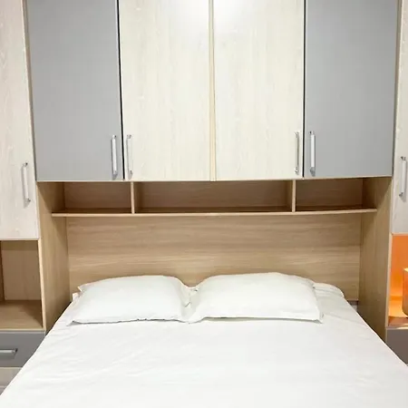 Lovely 2-bedroom Flat 1 Min Walk Apartment Golem (Tirana)
