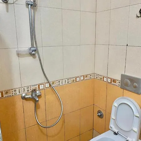 Lovely 2-bedroom Flat 1 Min Walk * Golem (Tirana)