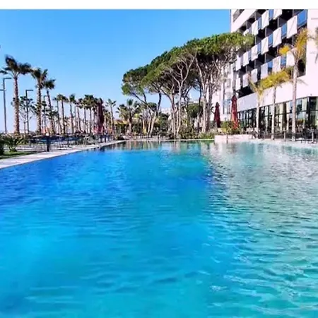 Apartment Lovely 2-bedroom Flat 1 Min Walk