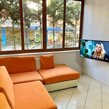 Lovely 2-bedroom Flat 1 Min Walk Golem (Tirana)
